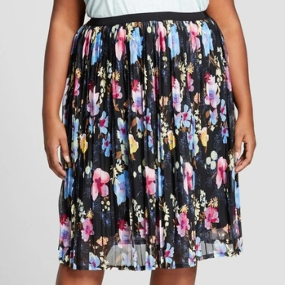 Ava & Viv Pleated Floral Skirt - Picture 1 of 4